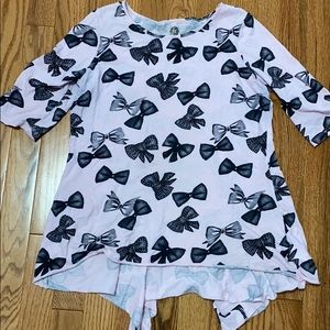 Girls top with bows